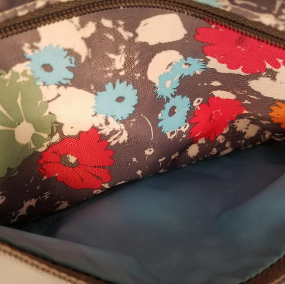 LeSportSac Floral Multi strap bag front pocket - Picture 5 of 9